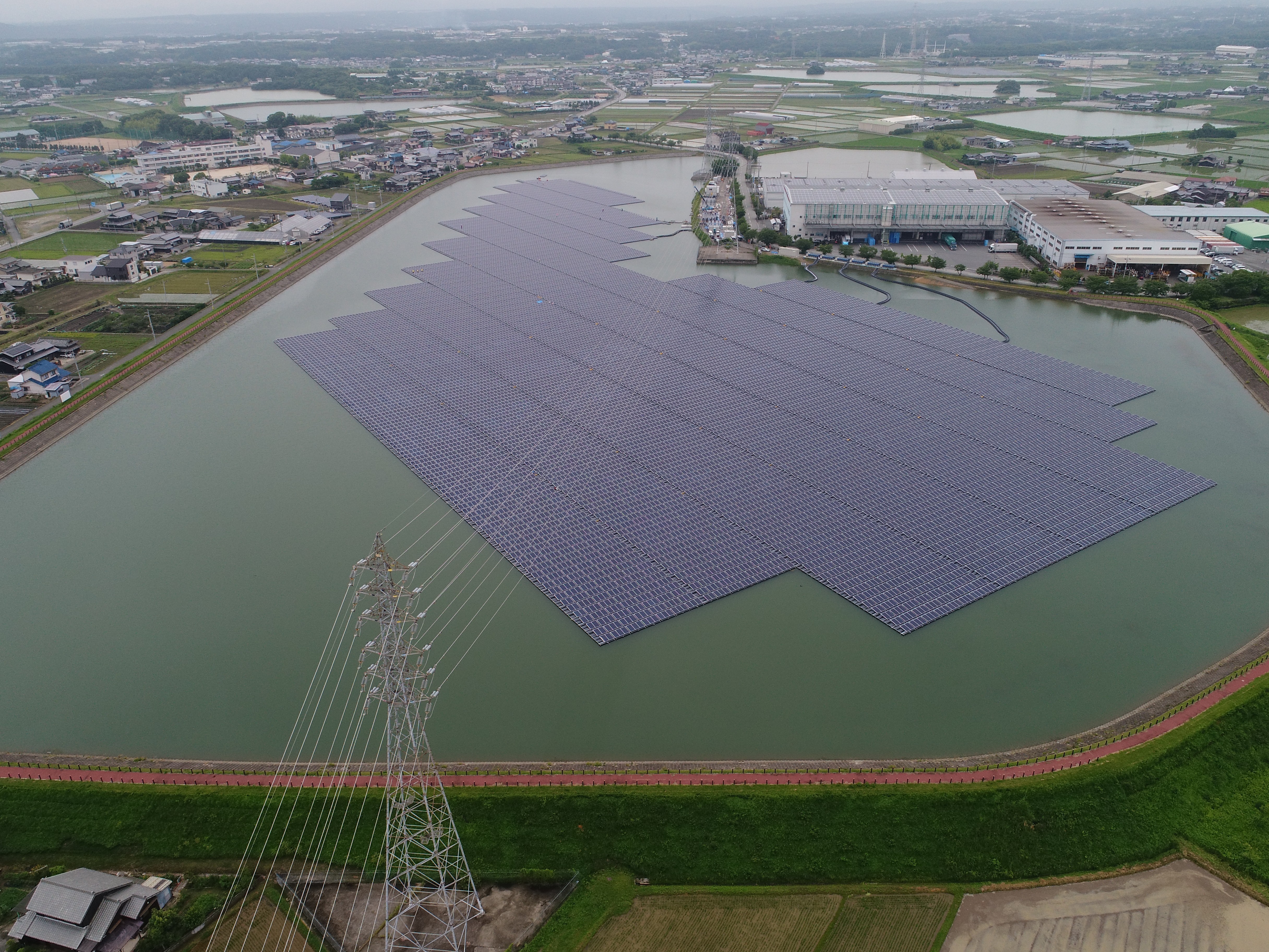 水上太陽光発電設置工事